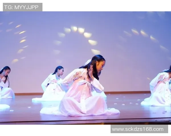 刘铮的奋斗历程与篮球梦想如何在风雨中绽放光彩 刘铮的奋斗历程与篮球梦想如何在风雨中绽放光彩