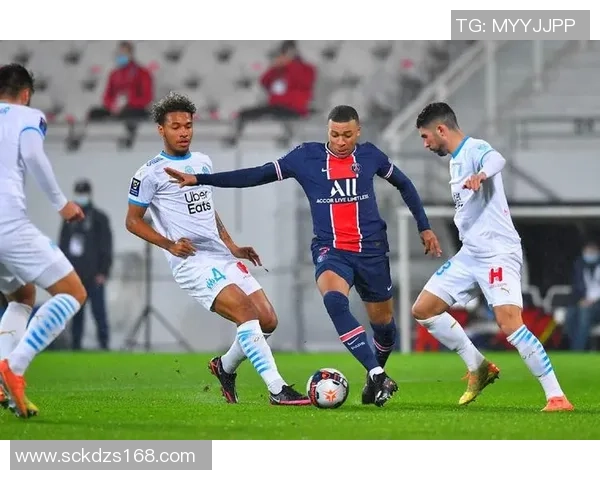 墨尔本城迎战惠林争夺胜利的关键对决分析与预测